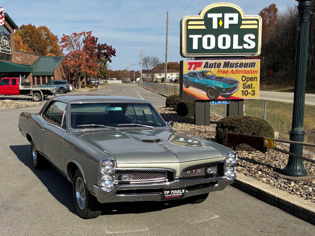 1967 pontiac gto front view